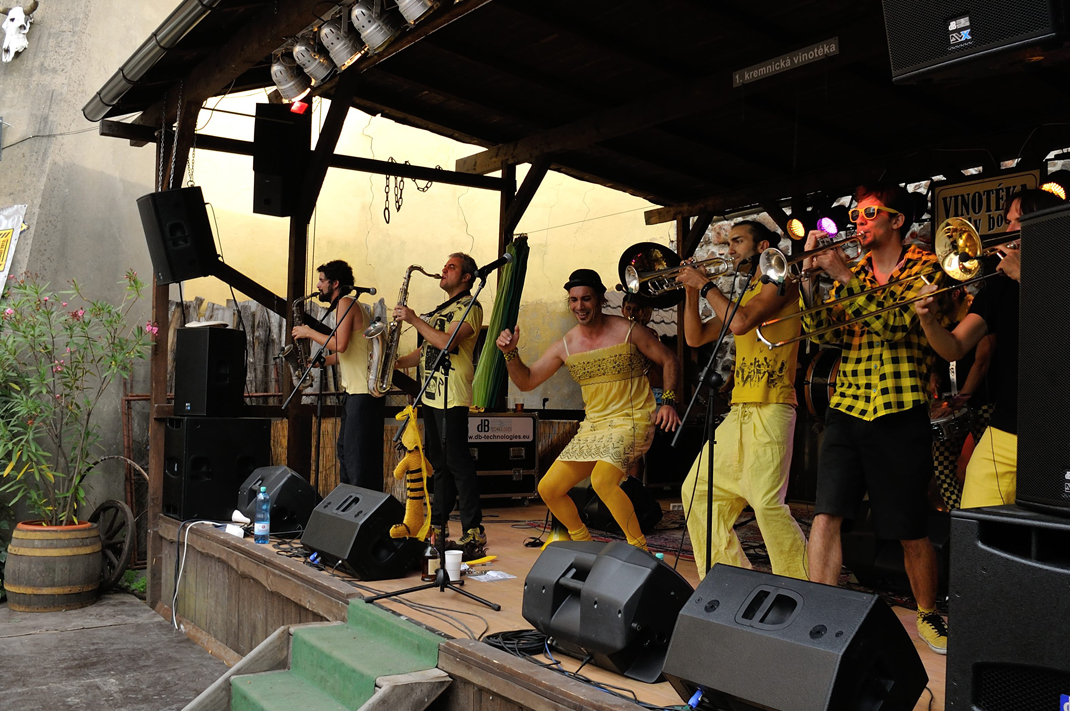 Always Drinking Marching Band (Kremnica 2012) « Ricardo & Mireille